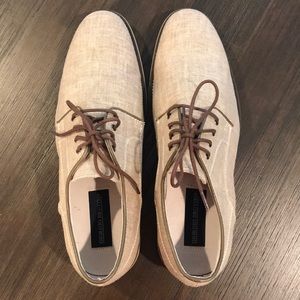 Men’s Dress shoes Size 9-1/2 M.  Brown linen look